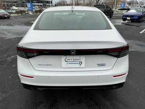 Used 2025 Honda Accord Touring image 4