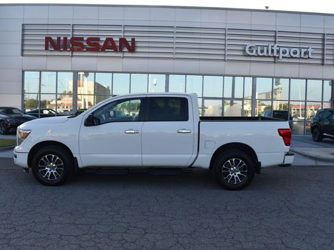Used 2021 Nissan Titan SV w/ SV Convenience Package AWD/4WD image 3