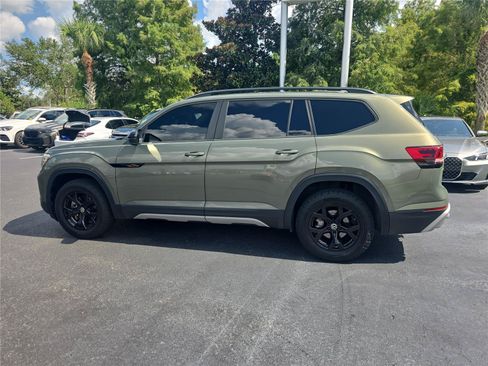 Used 2024 Volkswagen Atlas Peak Edition SEL AWD/4WD image 7