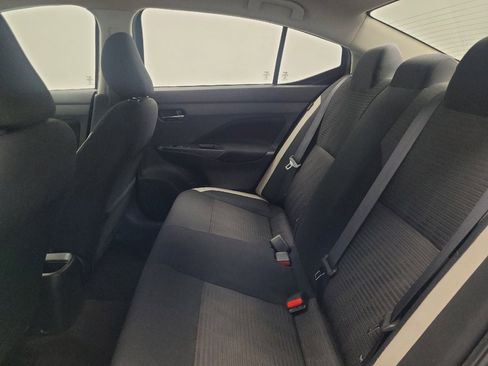 Used 2021 Nissan Versa SV FWD image 18