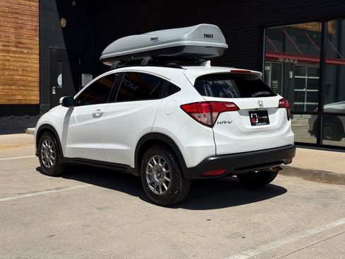 Used 2016 Honda HR-V EX image 3