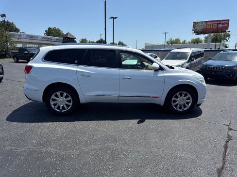 Used 2017 Buick Enclave Leather FWD image 6
