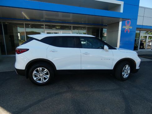 Used 2021 Chevrolet Blazer LT AWD/4WD image 2