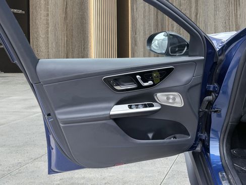 Used 2024 Mercedes-Benz GLC 300 4MATIC w/ AMG Line image 20