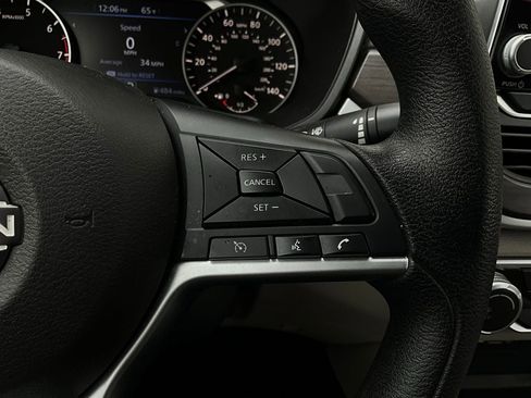 Used 2025 Nissan Altima 2.5 SV image 33