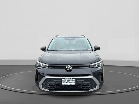 New 2026 Volkswagen Taos SE FWD image 2