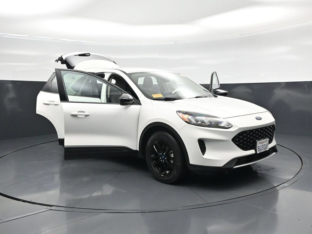 Used 2020 Ford Escape SE Sport FWD image 33