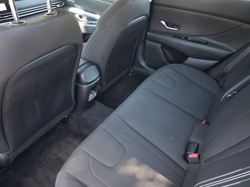 Used 2024 Hyundai Elantra SEL FWD image 13