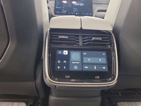 Used 2023 Rivian R1T Adventure AWD/4WD image 28