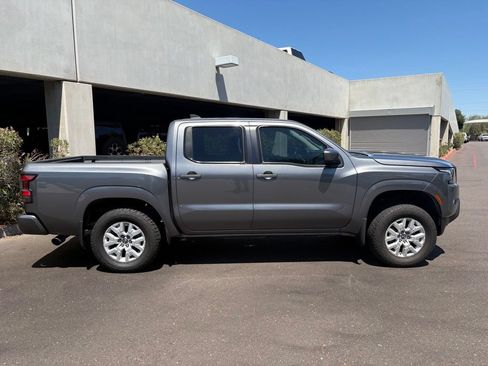 Used 2022 Nissan Frontier SV RWD image 6