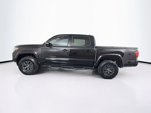 Used 2023 Toyota Tacoma SR5 w/ Technology Package AWD/4WD image 6