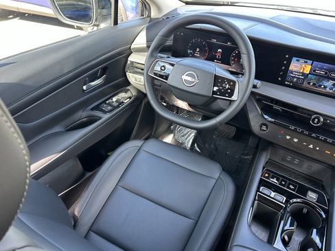 Certified 2025 Nissan Murano SV image 17