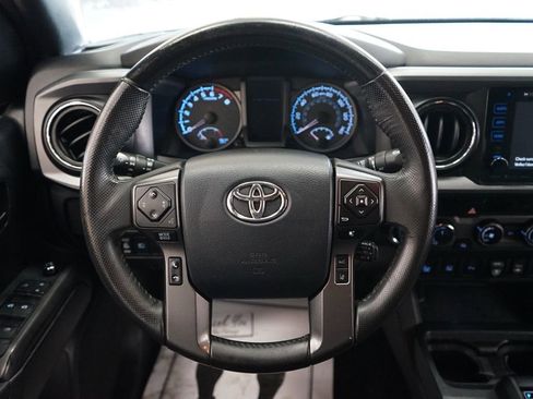 Used 2018 Toyota Tacoma TRD Sport w/ Technology Package image 24