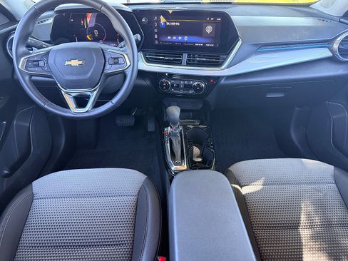 Used 2024 Chevrolet Trax LT w/ Driver Confidence Package FWD image 14