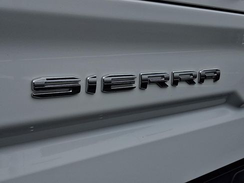 Used 2025 GMC Sierra 1500 AT4 AWD/4WD image 32