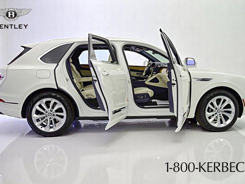 New 2025 Bentley Bentayga Plug-In Hybrid image 17