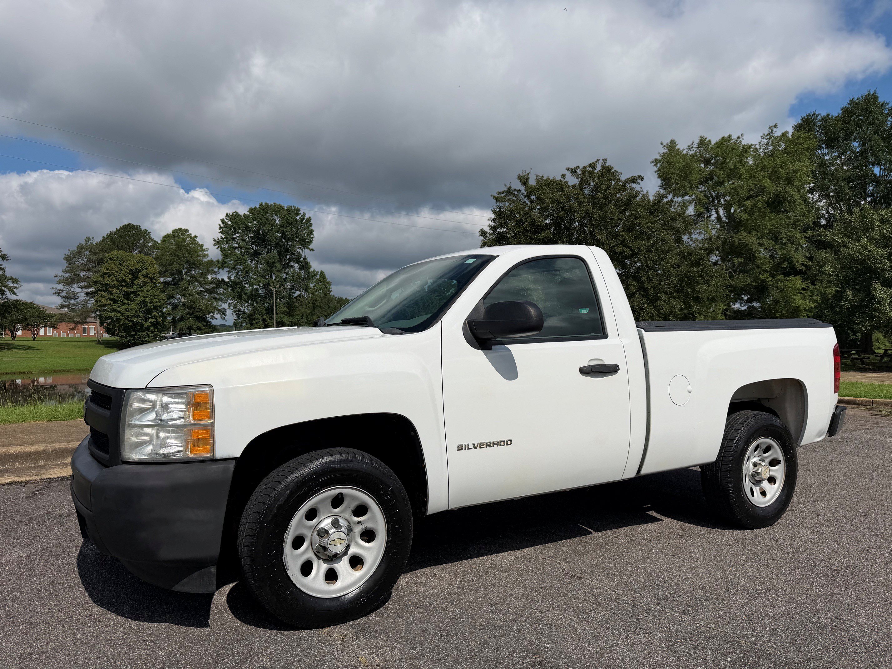Used 2011 Chevrolet Silverado 1500 W/T RWD image 1