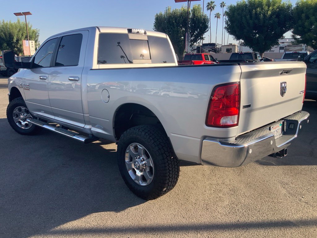 Used 2018 RAM 2500 SLT w/ Luxury Group AWD/4WD image 5