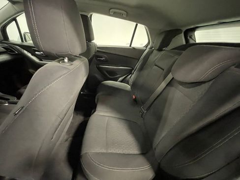 Used 2019 Chevrolet Trax LS FWD image 17