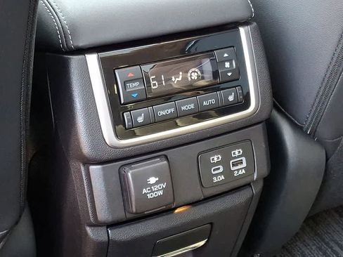 Used 2023 Subaru Ascent Touring image 28