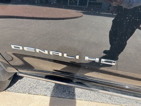 Used 2025 GMC Sierra 2500 Denali Ultimate image 12