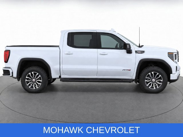 Used 2023 GMC Sierra 1500 AT4 w/ AT4 Premium Package AWD/4WD image 9