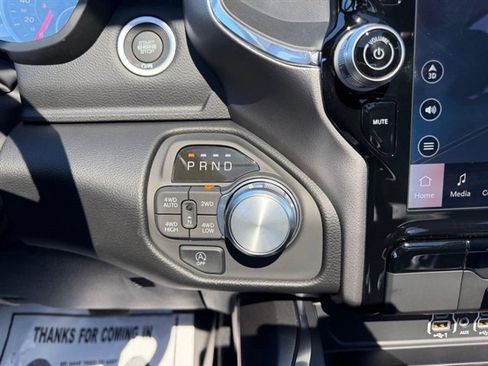 New 2026 RAM 1500 Laramie AWD/4WD image 18