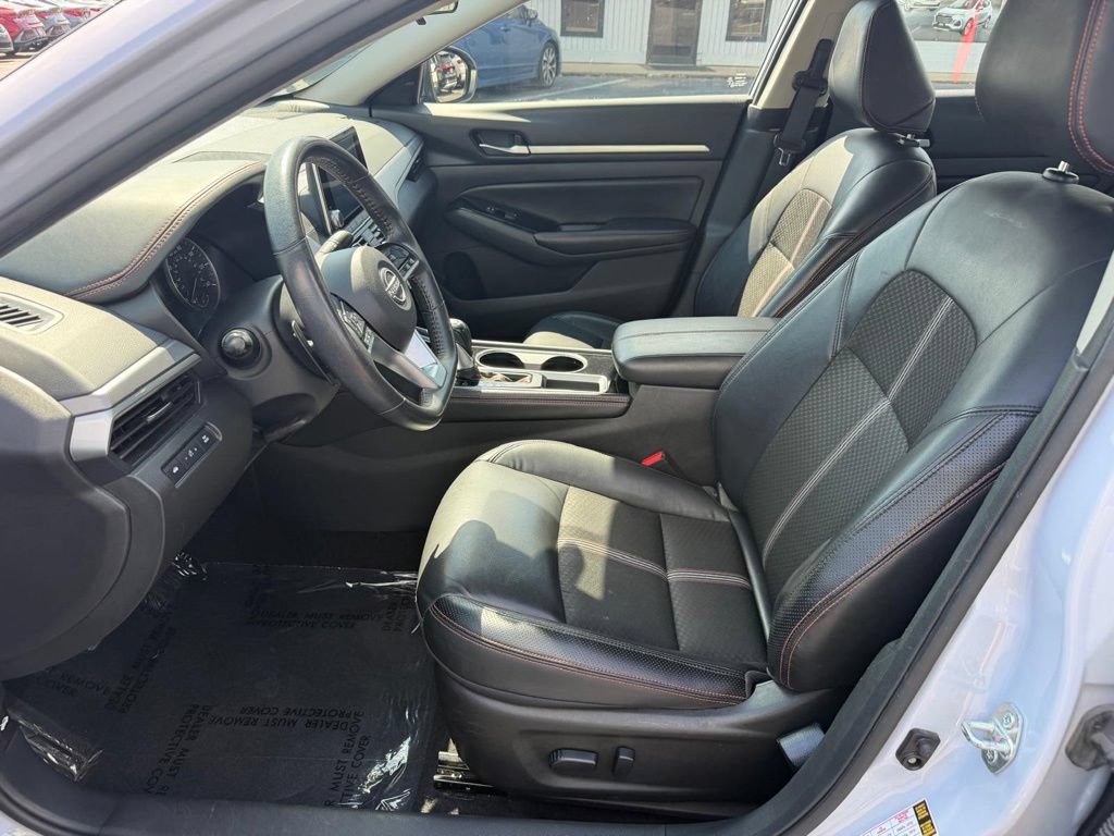 Used 2024 Nissan Altima 2.5 SR FWD image 16