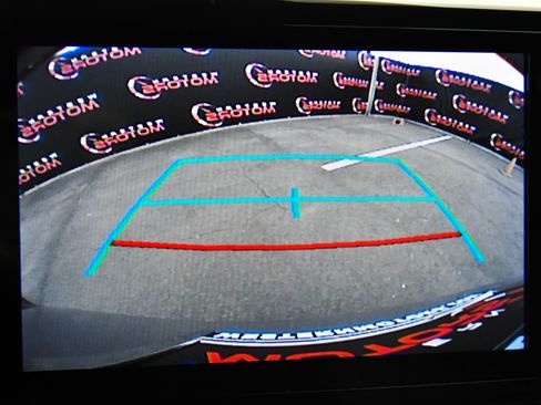 Used 2023 Toyota Sienna LE image 18