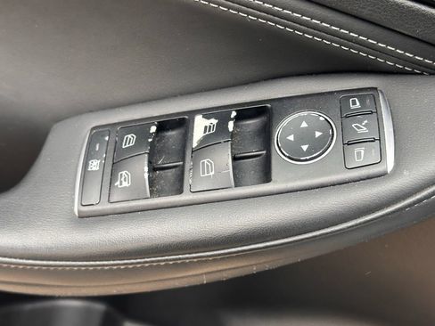 Used 2018 INFINITI QX30 Premium w/ Navigation Package image 25