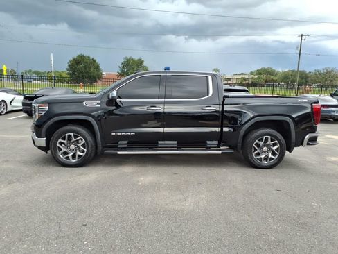 Used 2023 GMC Sierra 1500 SLT w/ SLT Premium Plus Package AWD/4WD image 4