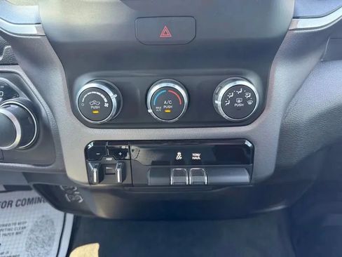 Used 2019 RAM 1500 Big Horn AWD/4WD image 28