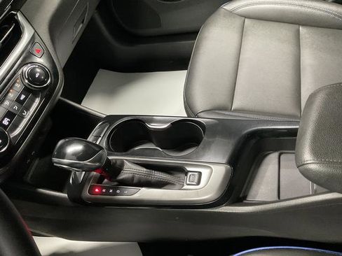 Used 2024 Buick Envista Sport Touring image 11