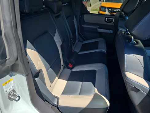Used 2023 Ford Bronco Wildtrak AWD/4WD image 11