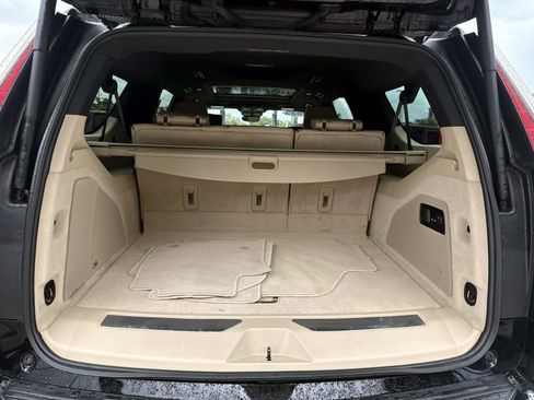Used 2023 Cadillac Escalade ESV Premium Luxury AWD/4WD image 10