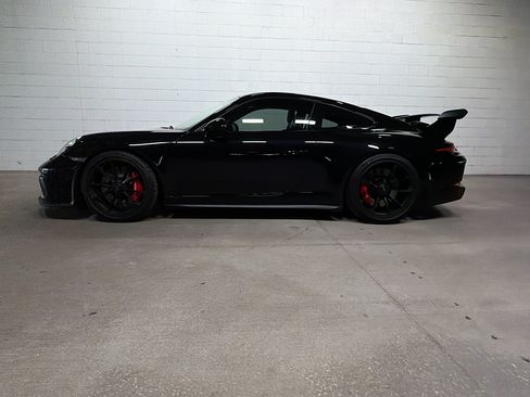 Certified 2018 Porsche 911 GT3 RWD image 2