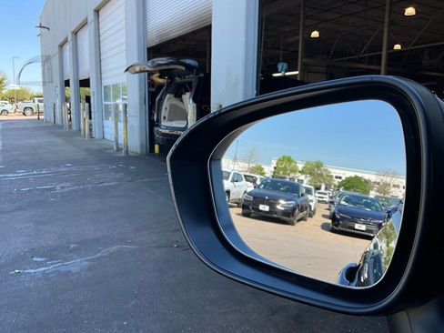 Used 2025 Nissan Rogue SV image 19