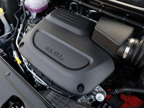 New 2026 Chrysler Pacifica Limited image 7