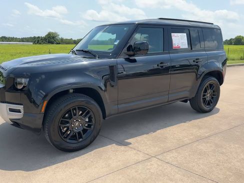 Used 2025 Land Rover Defender 110 S AWD/4WD image 5
