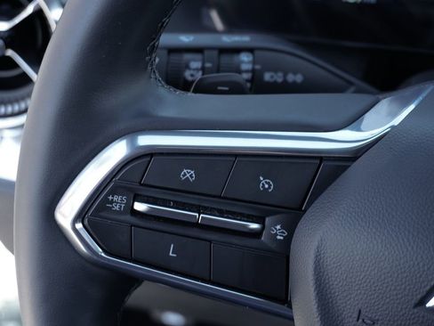 Used 2025 Chevrolet Equinox LT w/ Convenience Package II image 23