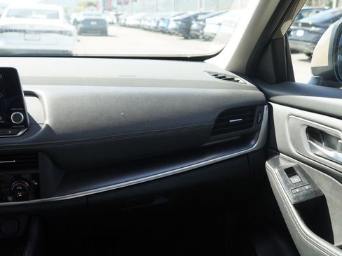 Used 2024 Nissan Rogue SV w/ SV Premium Package image 20