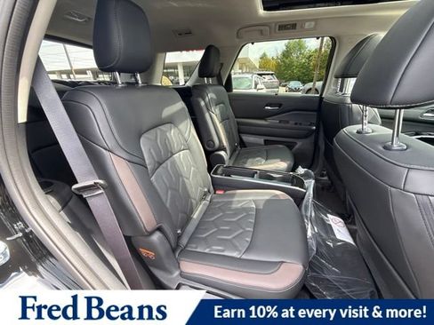 New 2026 Nissan Pathfinder Platinum AWD/4WD image 13