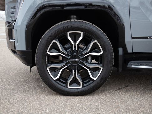 Used 2024 GMC Sierra EV Denali AWD/4WD image 29