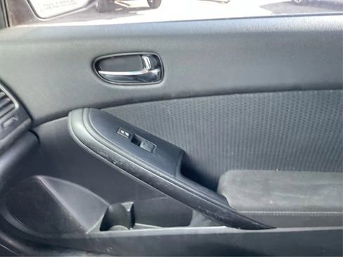 Used 2013 Nissan Altima 2.5 S FWD image 16