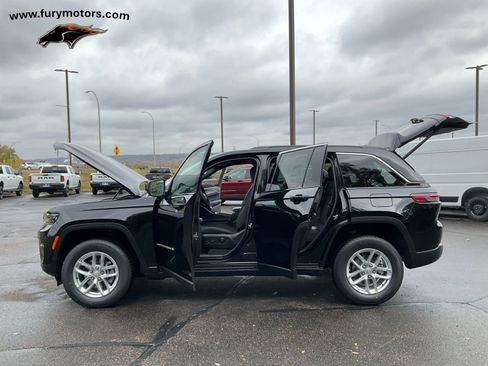 New 2025 Jeep Grand Cherokee Laredo X w/ Luxury Tech Group I image 36