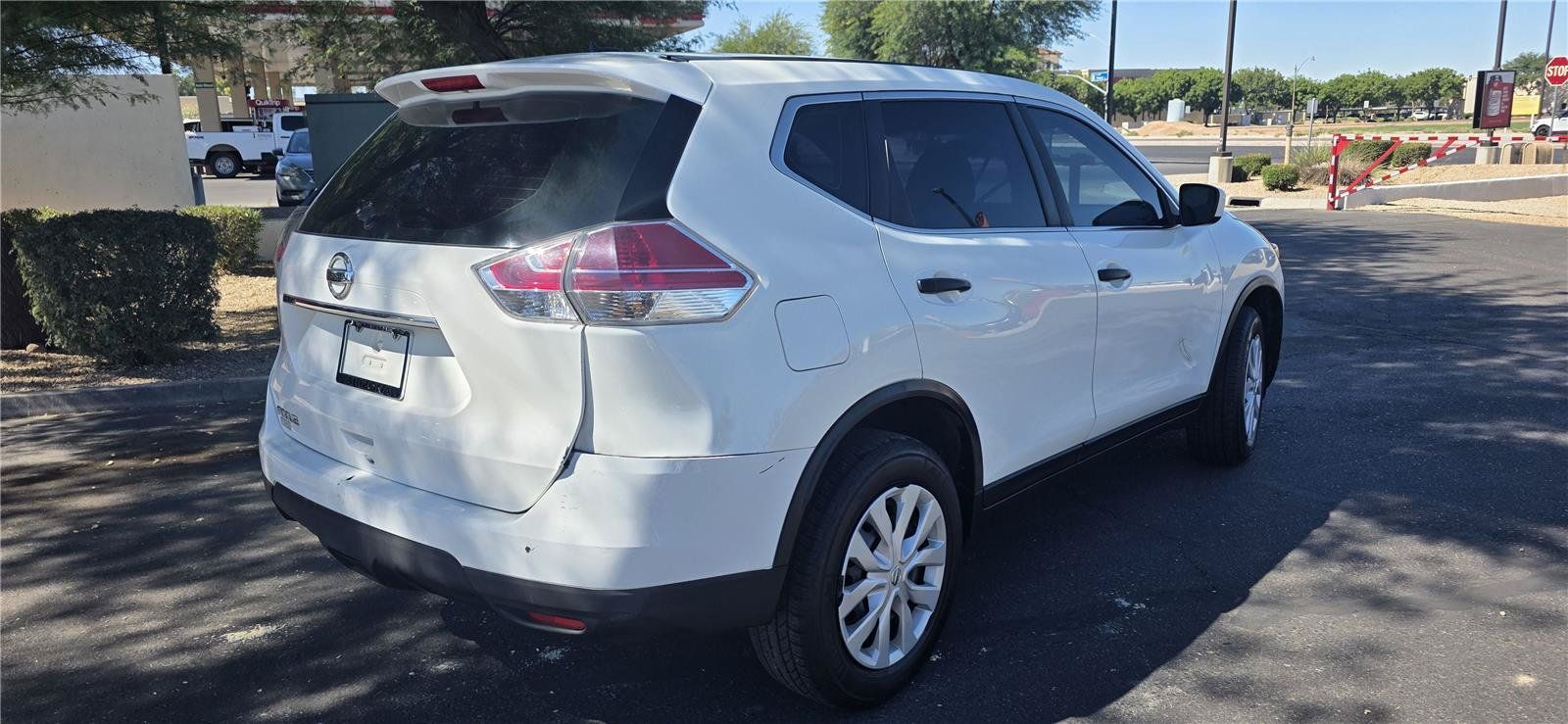Used 2016 Nissan Rogue S FWD image 6