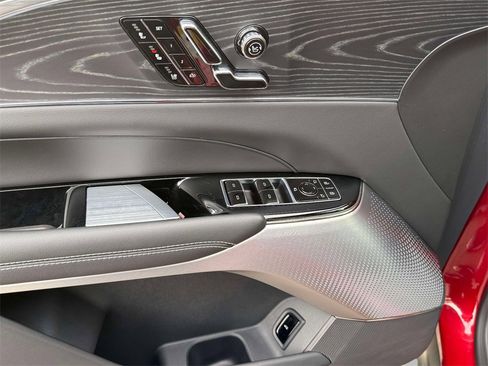 Used 2024 Cadillac Lyriq Luxury w/ LPO, Floor Liner Package image 21