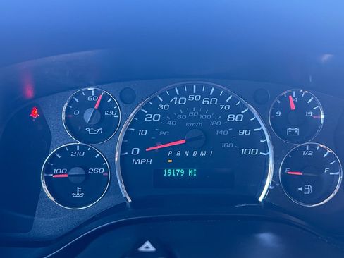 Used 2024 GMC Savana 2500 w/ Driver Convenience Package image 13