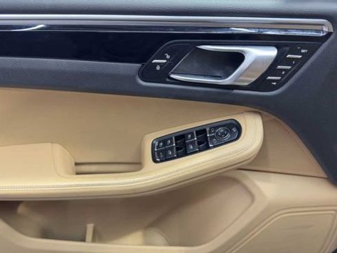 Used 2017 Porsche Macan S image 20