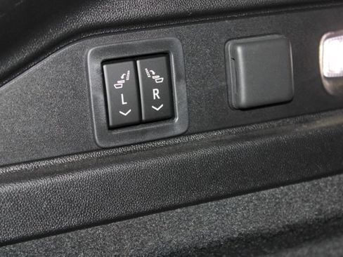 Used 2024 Cadillac Lyriq Sport AWD/4WD image 36